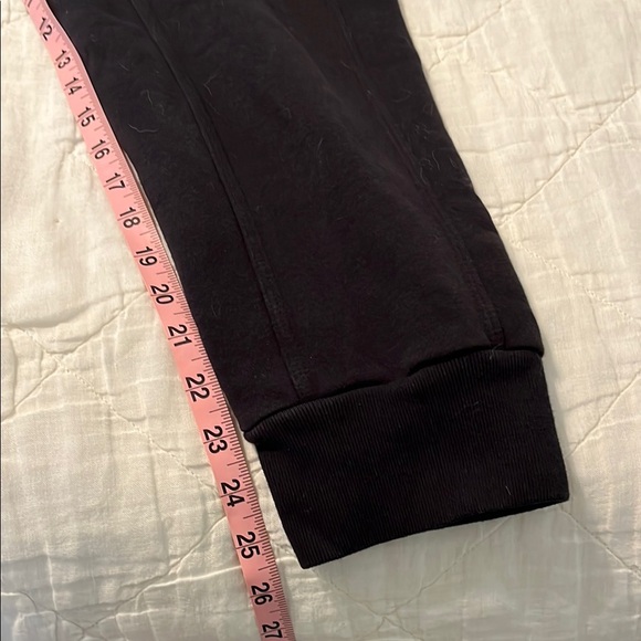 Adidas Jogger/Sweatpant - Picture 10 of 14